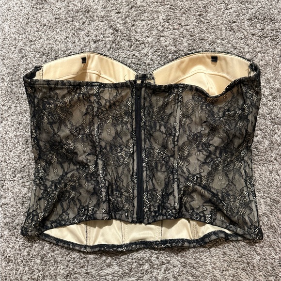 Charlotte Russe Plus size Lace Corset Top NWOT - Picture 2 of 5